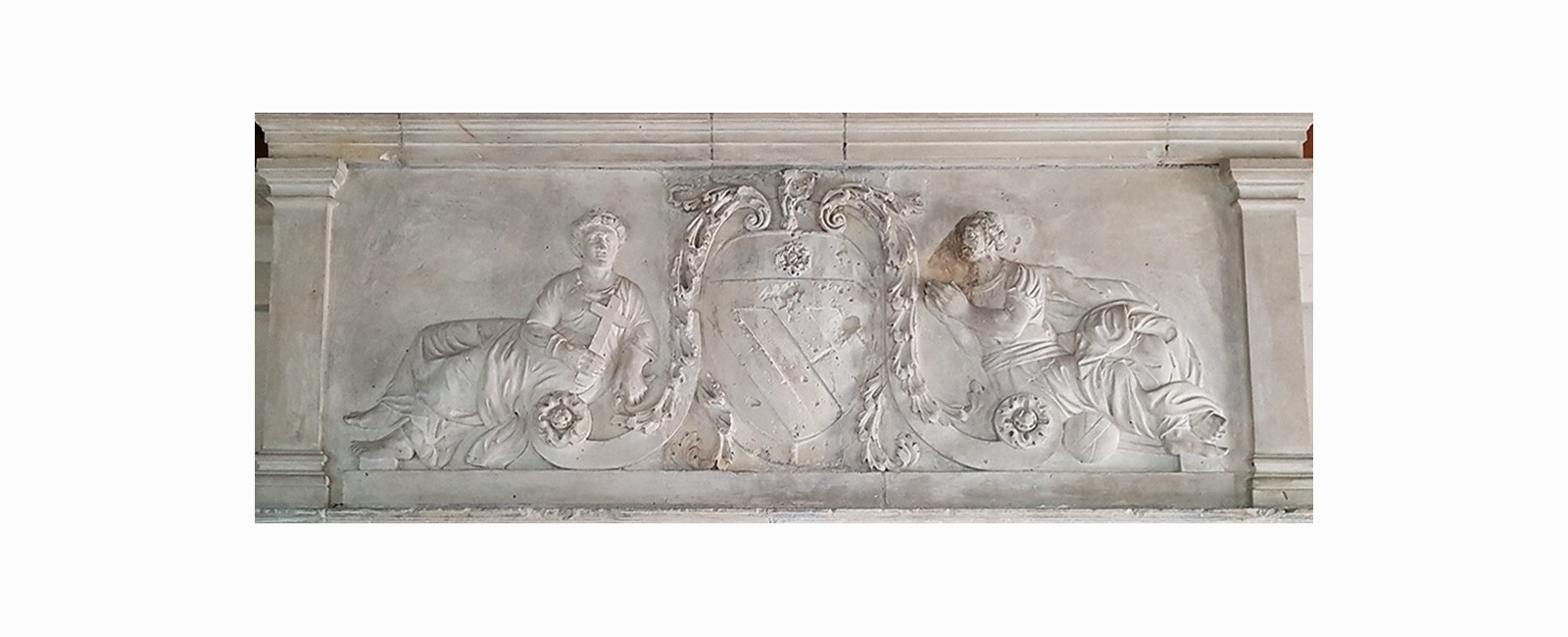 La cheminée Renaissance du grand salon de l'hôtel Le Vergeur : identification du commanditaire