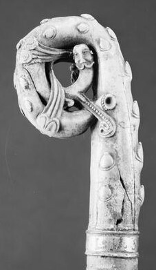 Fig. 3 - Crosse d'Ulger d'Angers