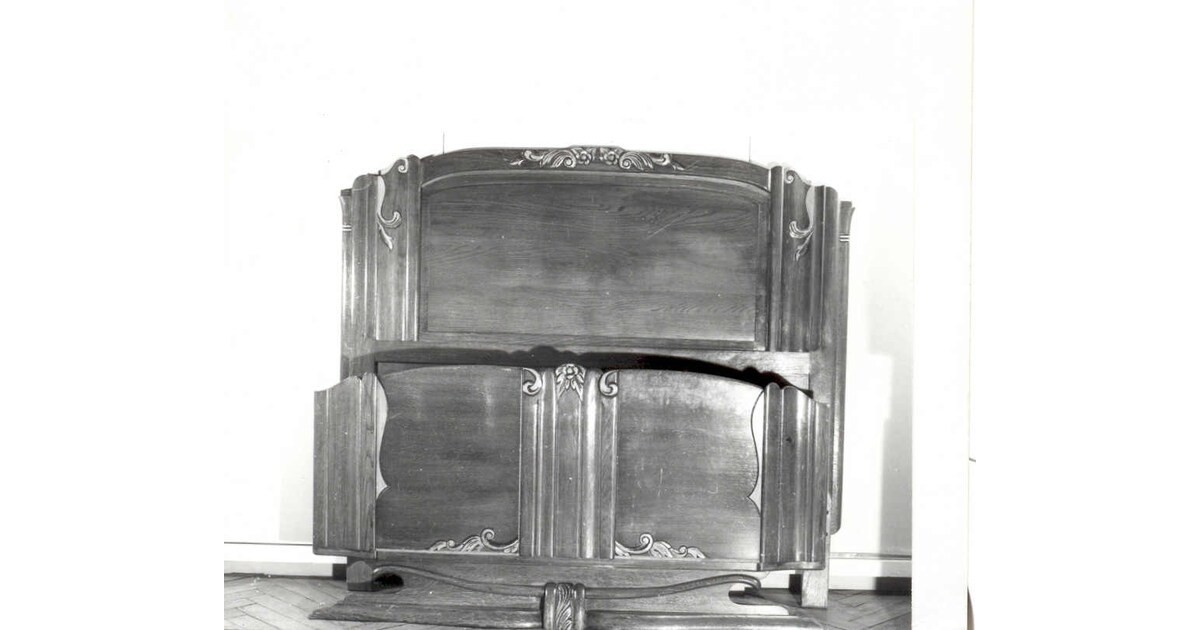 Cadre de Lit Style Louis XVI Antique en Palissandre Sculpté, France, 1880 en vente sur