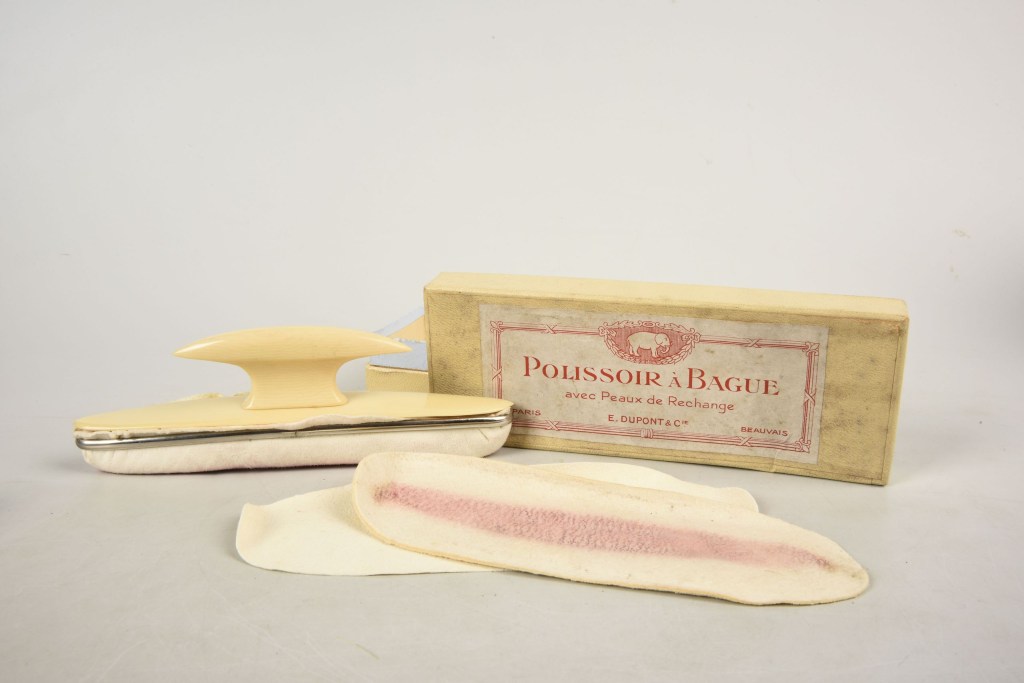  par E.DUPONT & CIE
