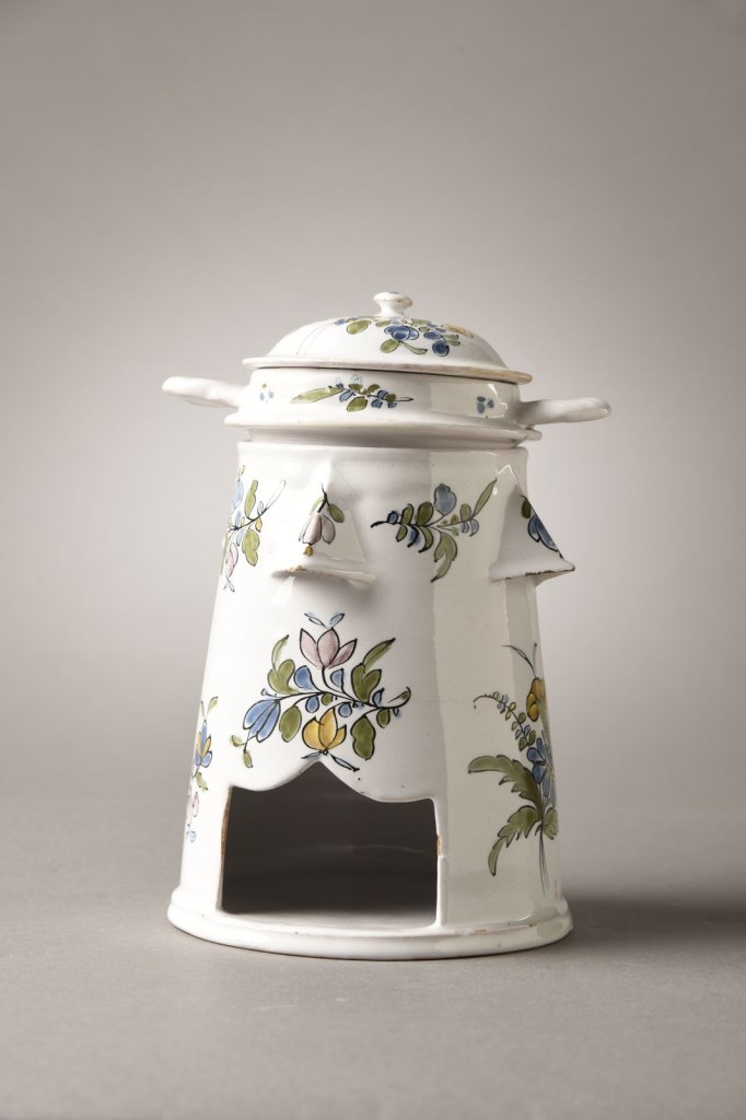 Antique French veilleuse porcelain tisaniere, early 1800s